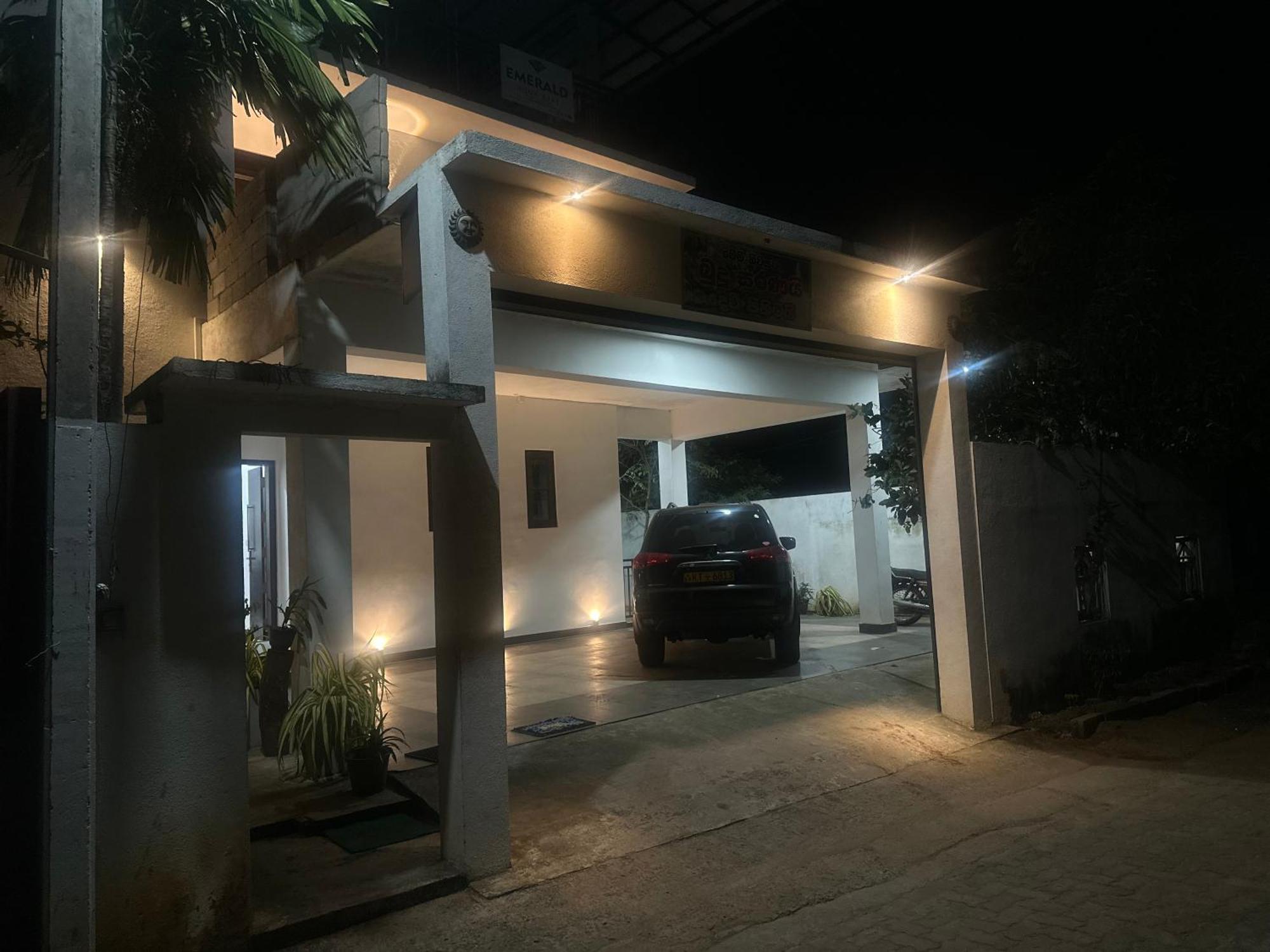 Emerald Home Stay Anuradhapura Εξωτερικό φωτογραφία